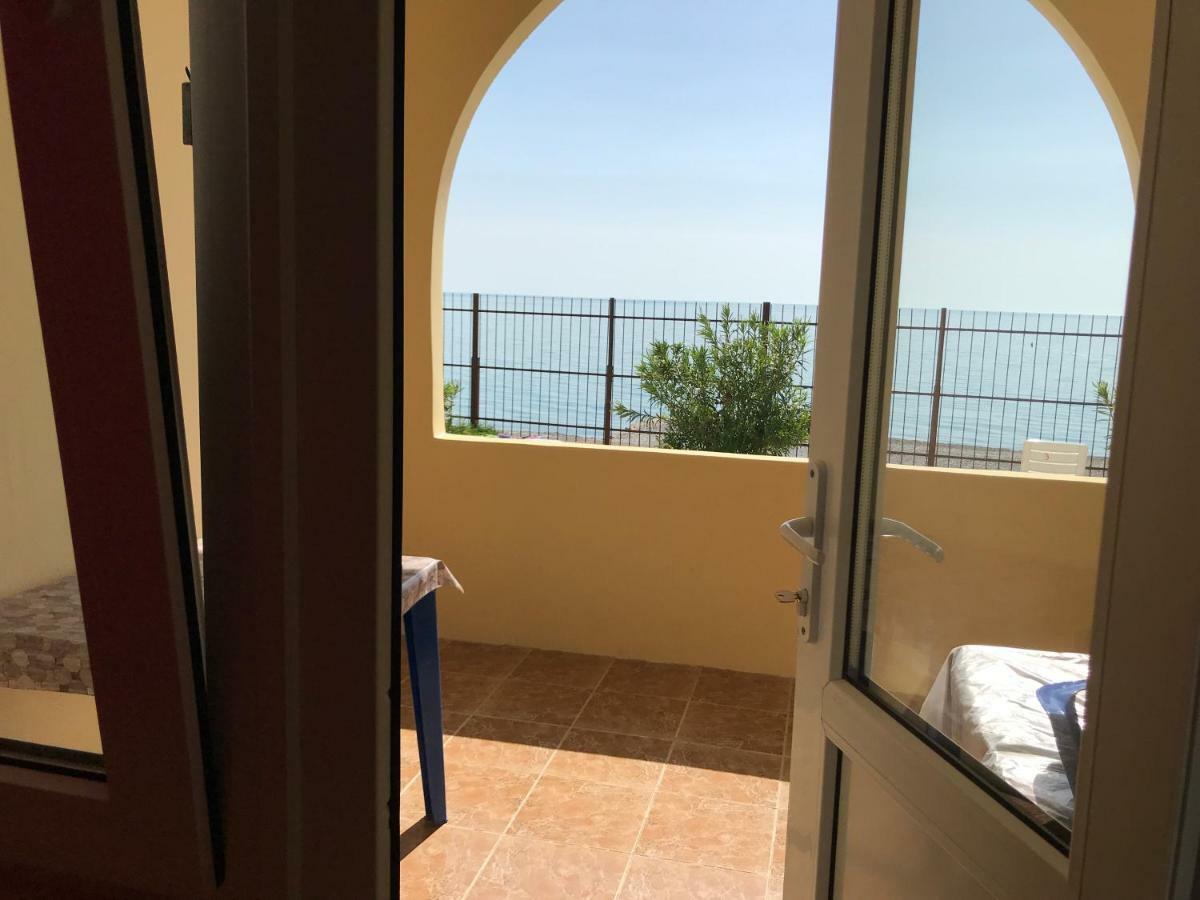 Davel Hotel Gagra Ngoại thất bức ảnh