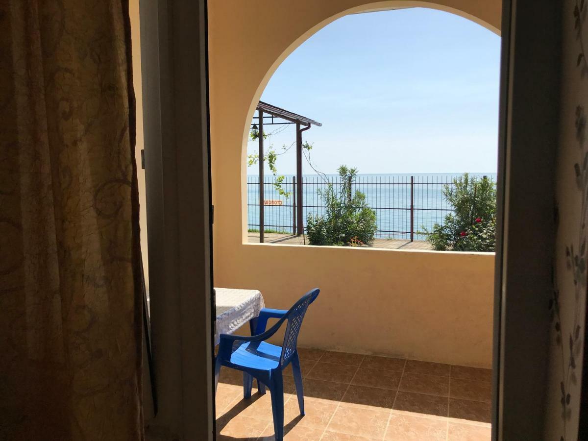 Davel Hotel Gagra Ngoại thất bức ảnh